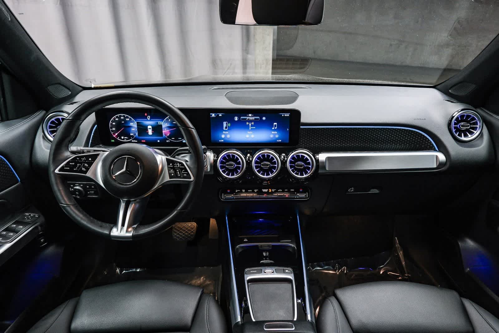 2025 Mercedes Benz GLB 250 photo 14