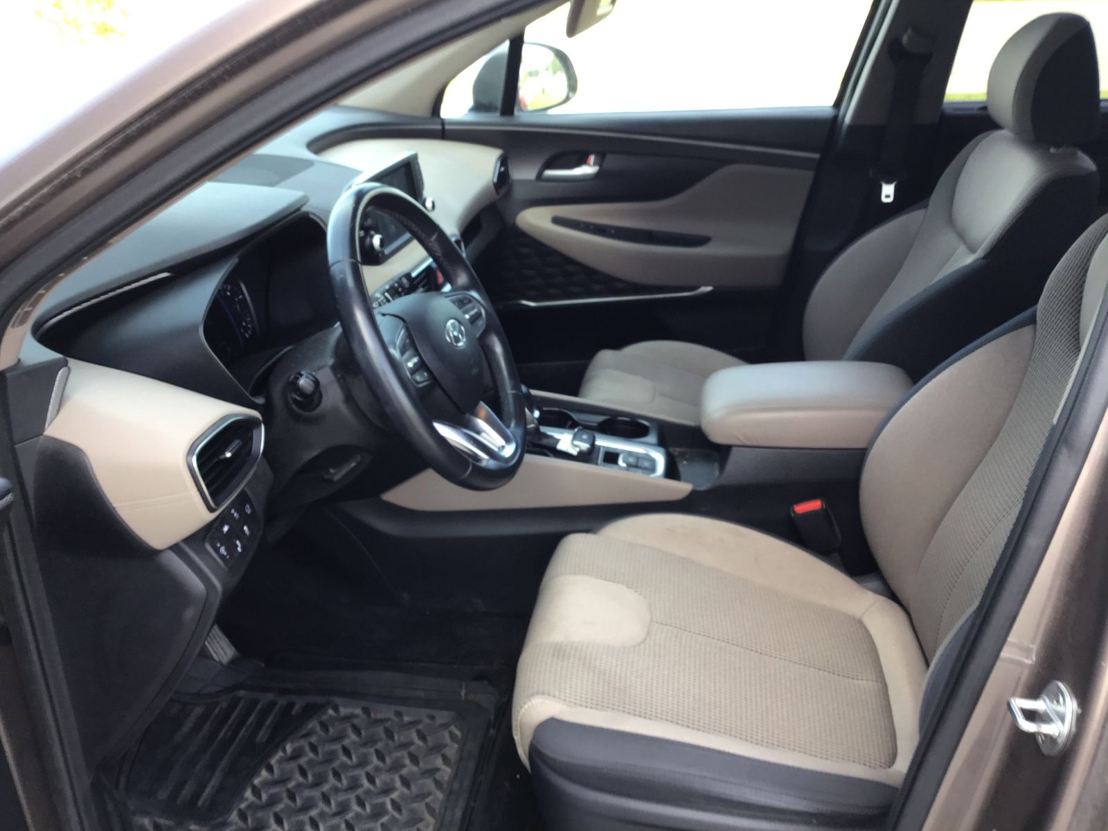 2020 Hyundai Santa Fe SEL photo 4