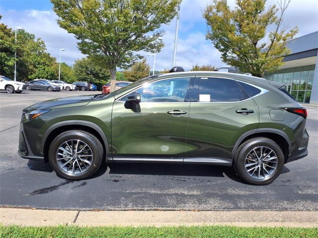 2025 Lexus NX 250 Premium photo 2