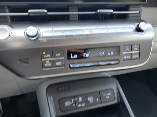 2026 Hyundai Kona SEL photo 18