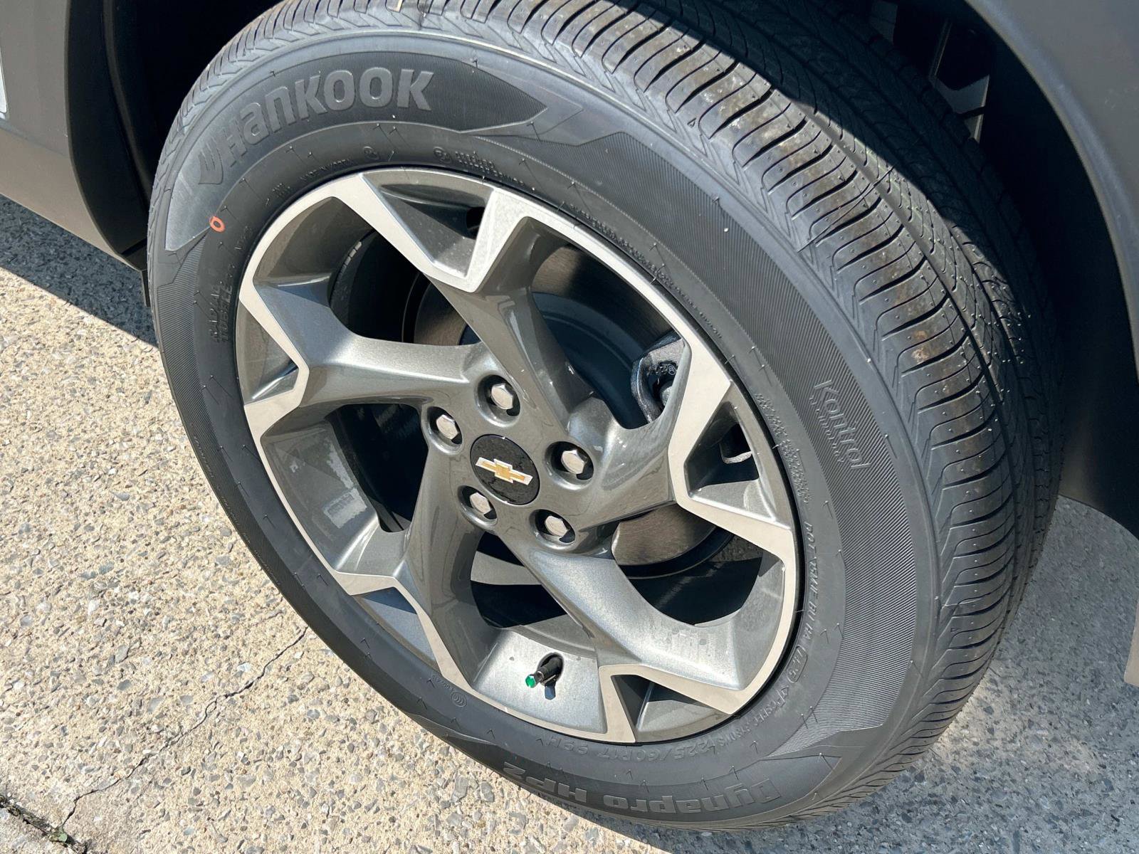 2025 Chevrolet Trax LT photo 12