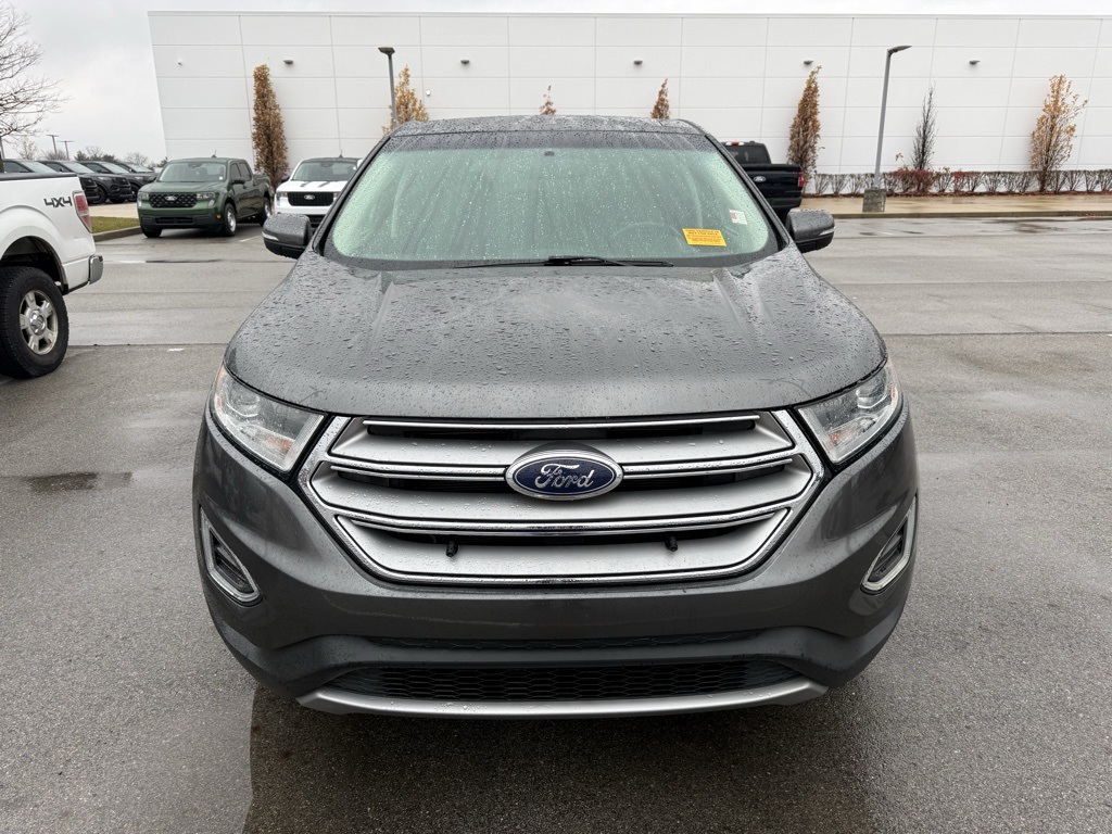 2017 Ford Edge Titanium photo 2