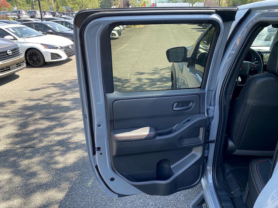 2026 Nissan Frontier Crew Cab PRO-4X photo 15