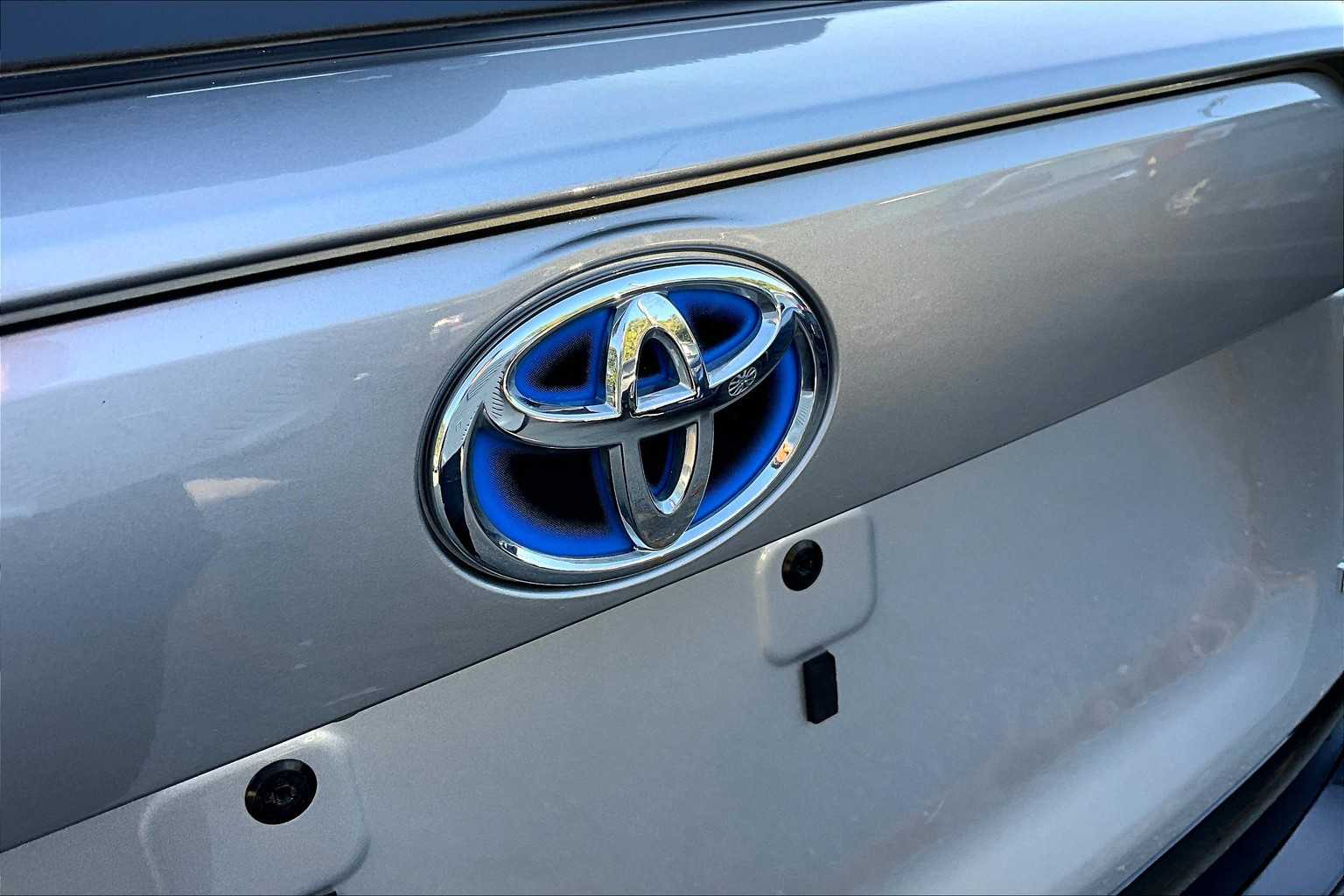 2021 Toyota RAV4 Hybrid XSE photo 29