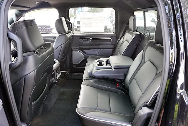 New 2026 Diamond Black Crystal Pearl-Coat Exterior Paint RAM Laramie image 21