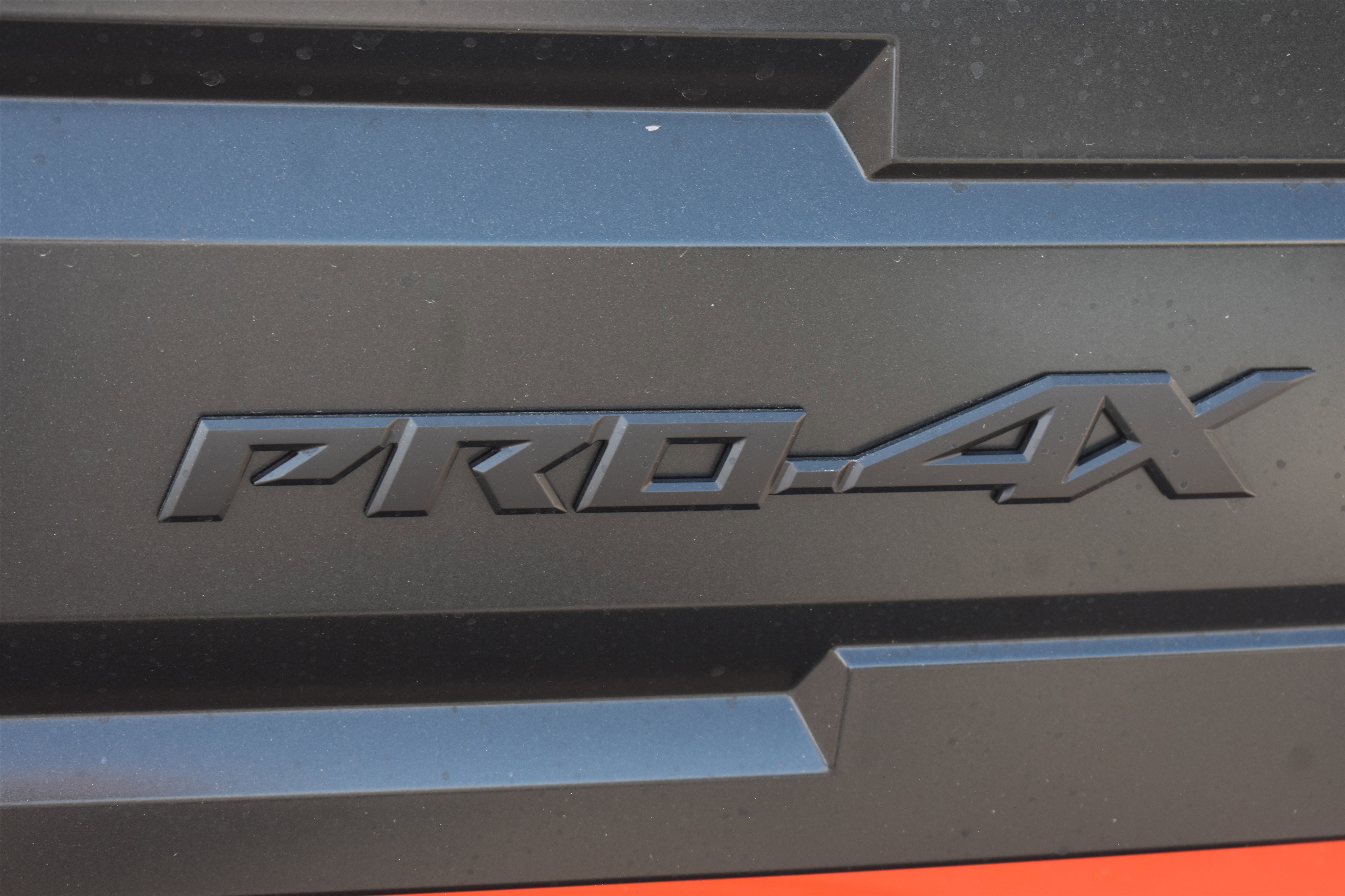 2026 Nissan Frontier Crew Cab PRO-4X photo 2