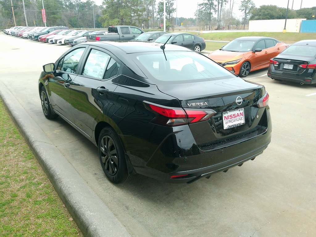 2025 Nissan Versa S photo 4