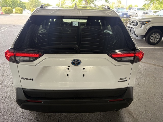 2023 Toyota RAV4 Hybrid XLE photo 6