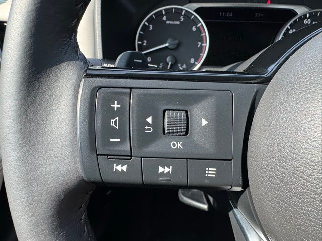 2023 Nissan Rogue SL photo 13