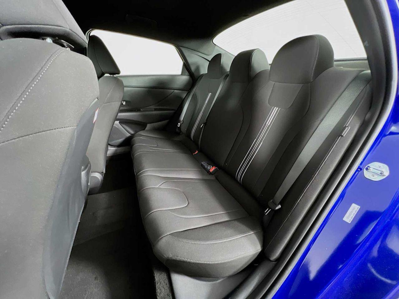 2025 Hyundai Elantra SEL Sport photo 13
