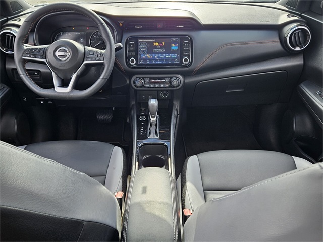 2024 Nissan Kicks SR photo 5