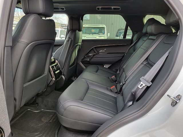 2025 Land Rover Range Rover Sport SE photo 15