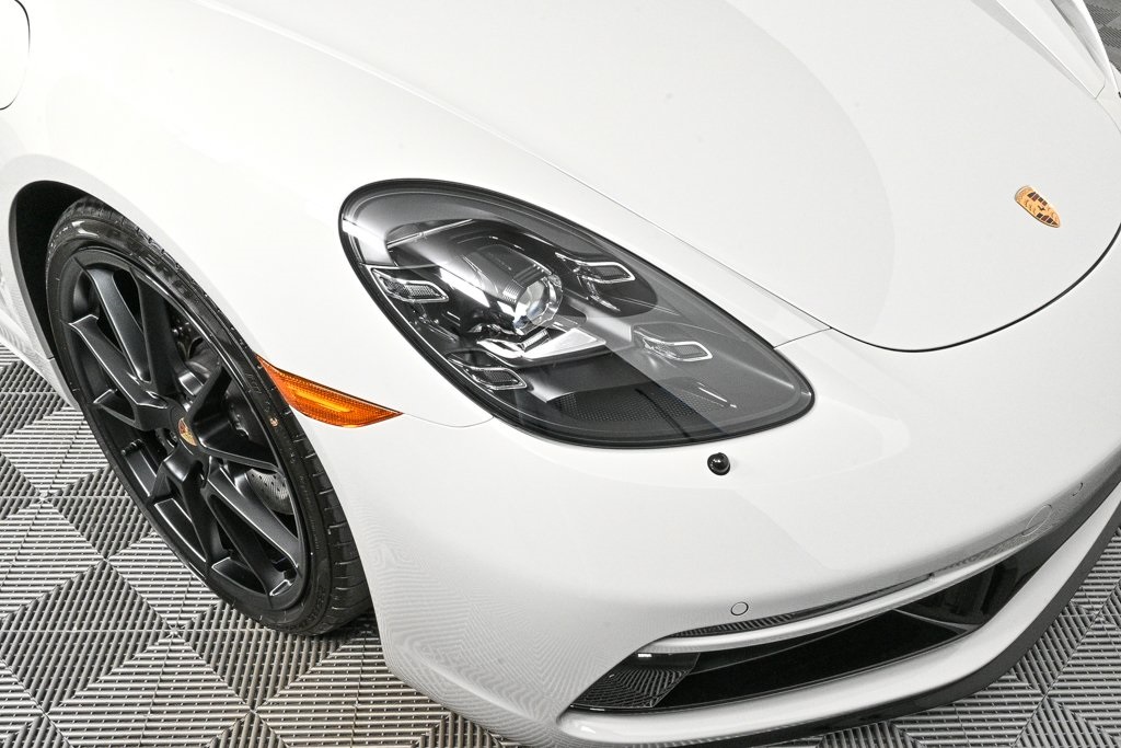 2025 Porsche Cayman GTS 4.0 photo 33