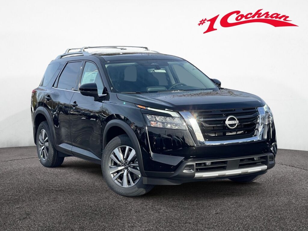 2025 Nissan Pathfinder SL's photo