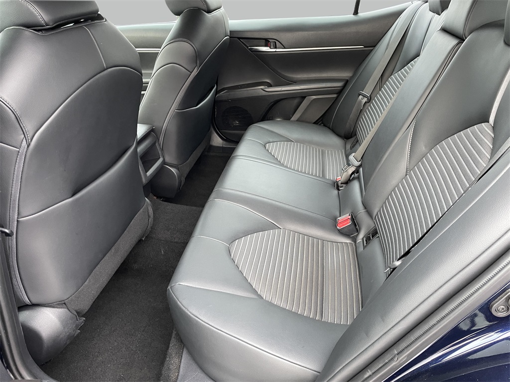 2022 Toyota Camry SE photo 10