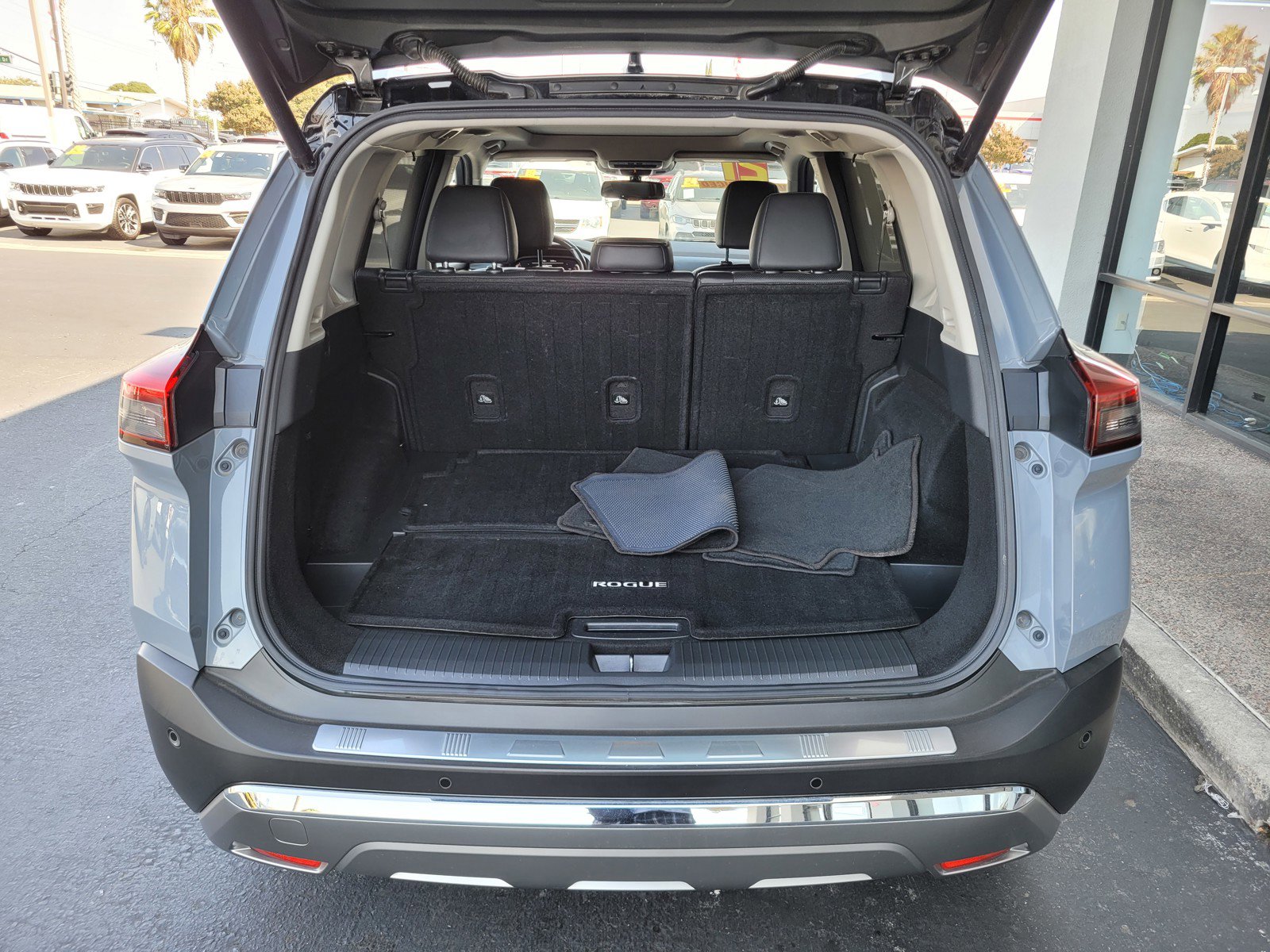 2021 Nissan Rogue Platinum photo 9