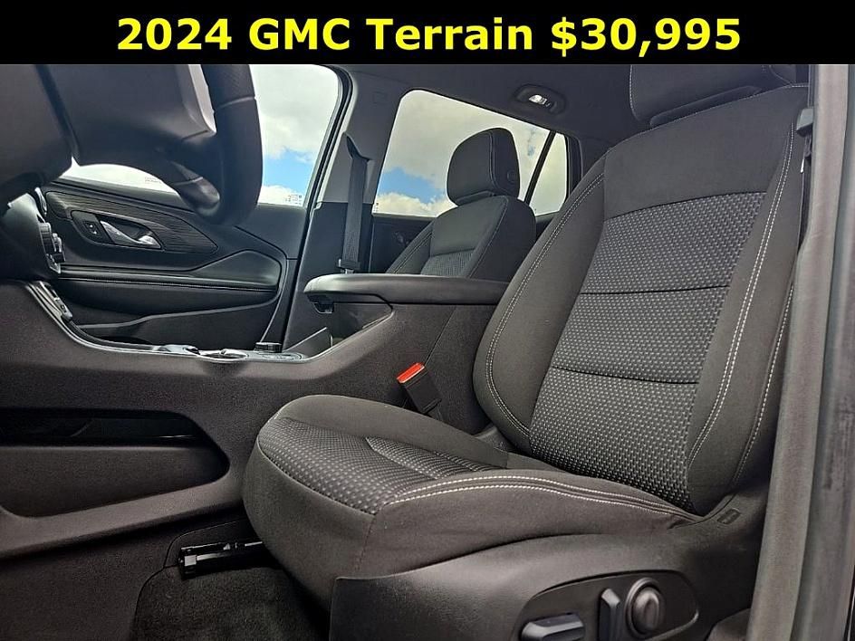 2024 Gmc Terrain SLE photo 17