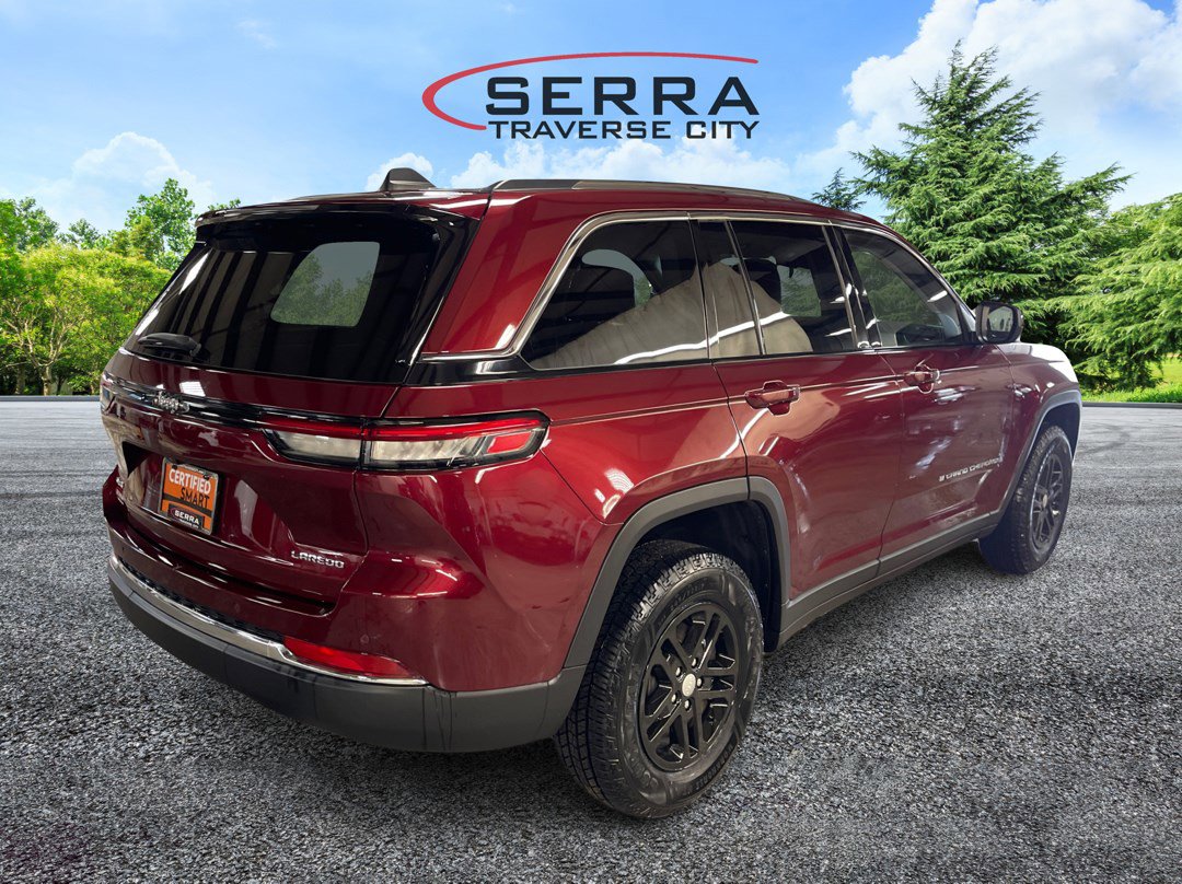 2023 Jeep Cherokee Laredo photo 5