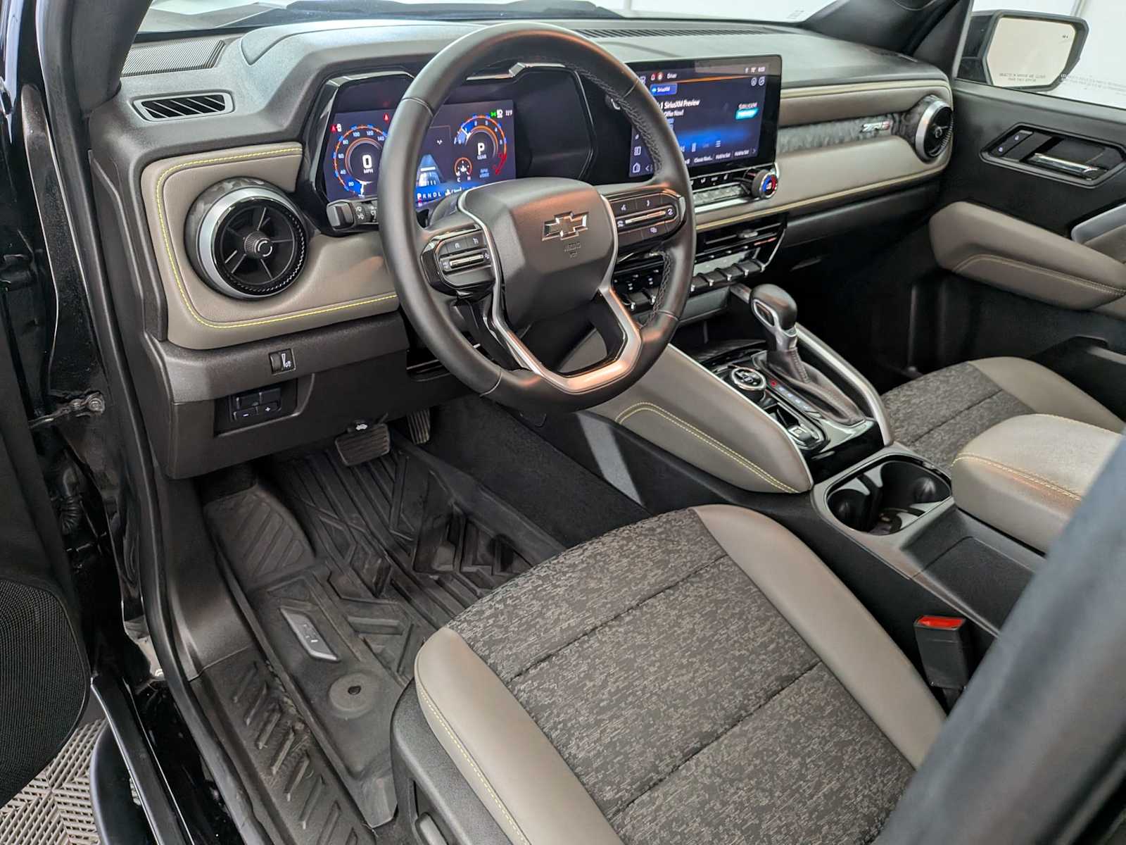 2024 Chevrolet Colorado ZR2 photo 2