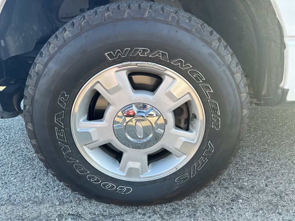 2013 Ford F-150 XLT photo 4