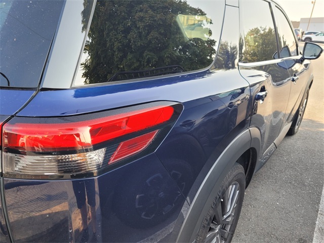 2022 Nissan Pathfinder SL photo 6