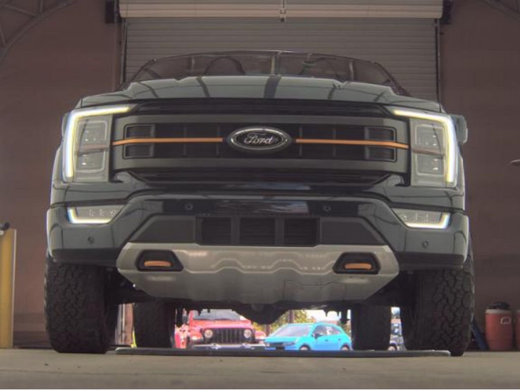 2022 Ford F-150 Tremor photo 2