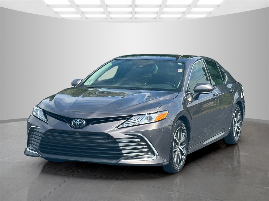 2023 Toyota Camry XLE V6 photo 8