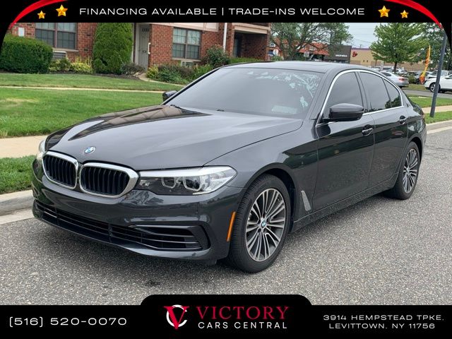 Used 2019 Gray BMW 540i xDrive image 1