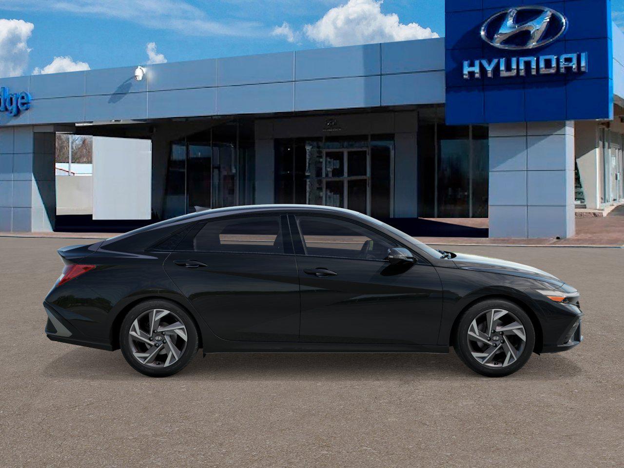 2025 Hyundai Elantra SEL Sport photo 6
