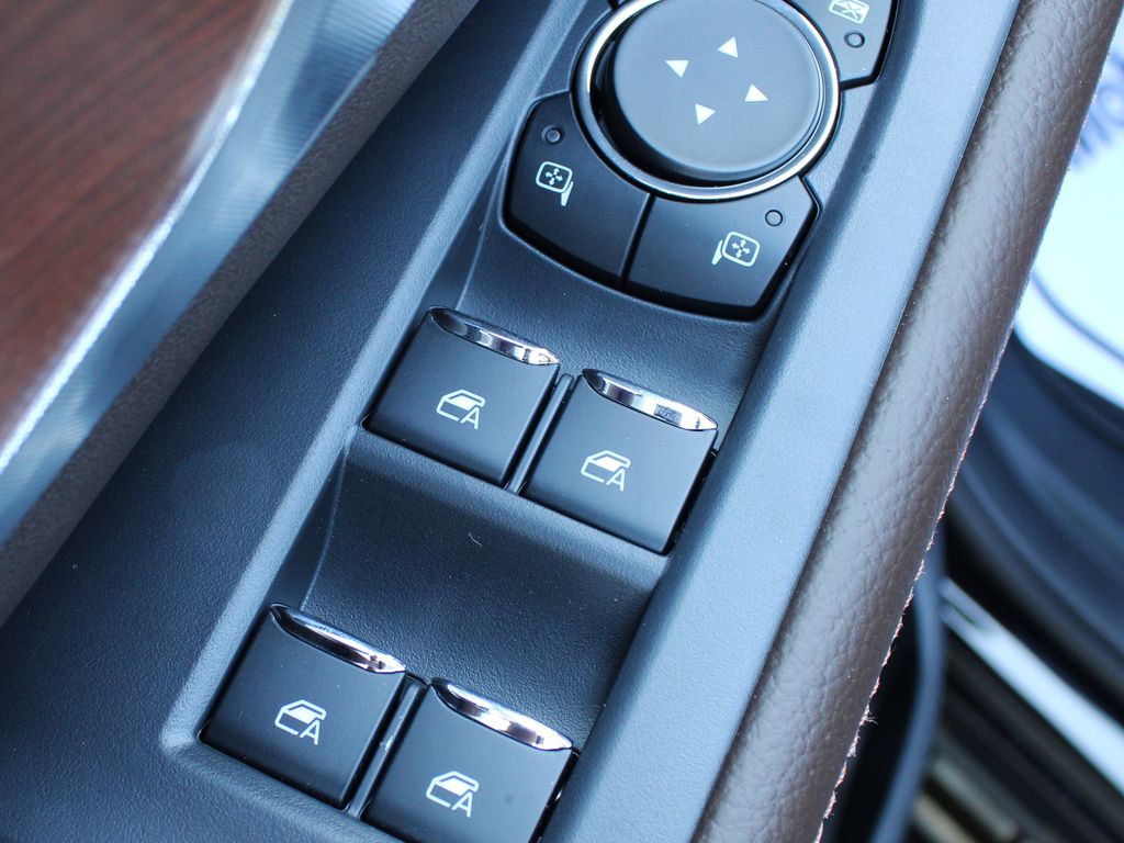 2025 Ford Expedition MAX King Ranch photo 3