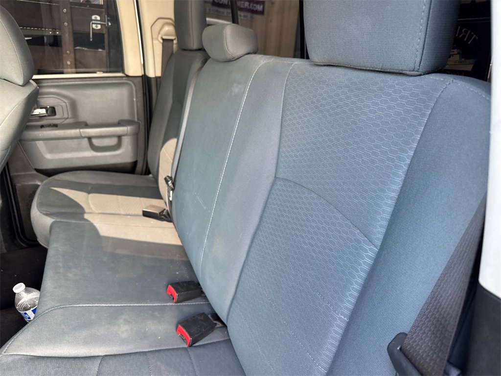 2017 Ram 1500 SLT photo 5
