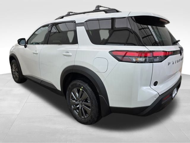 2025 Nissan Pathfinder SV photo 3