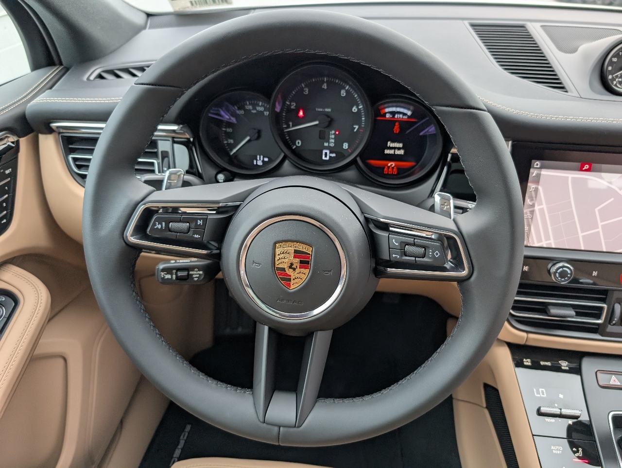 2025 Porsche Macan T photo 19