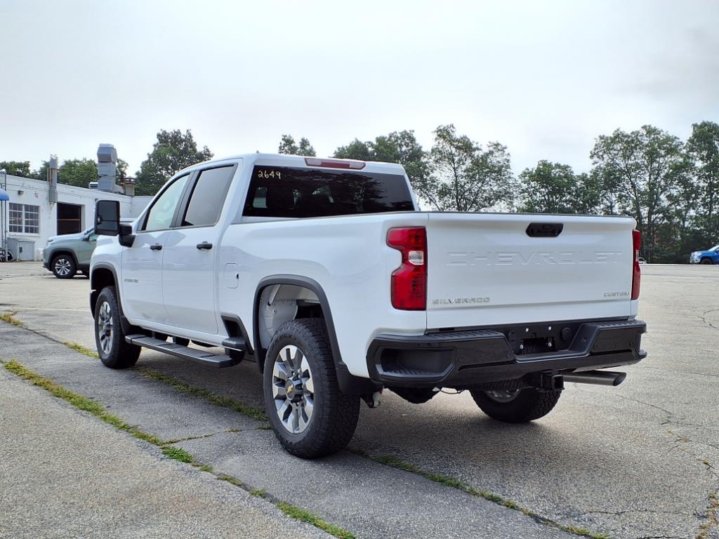 2025 Chevrolet Silverado 2500HD Custom photo 4