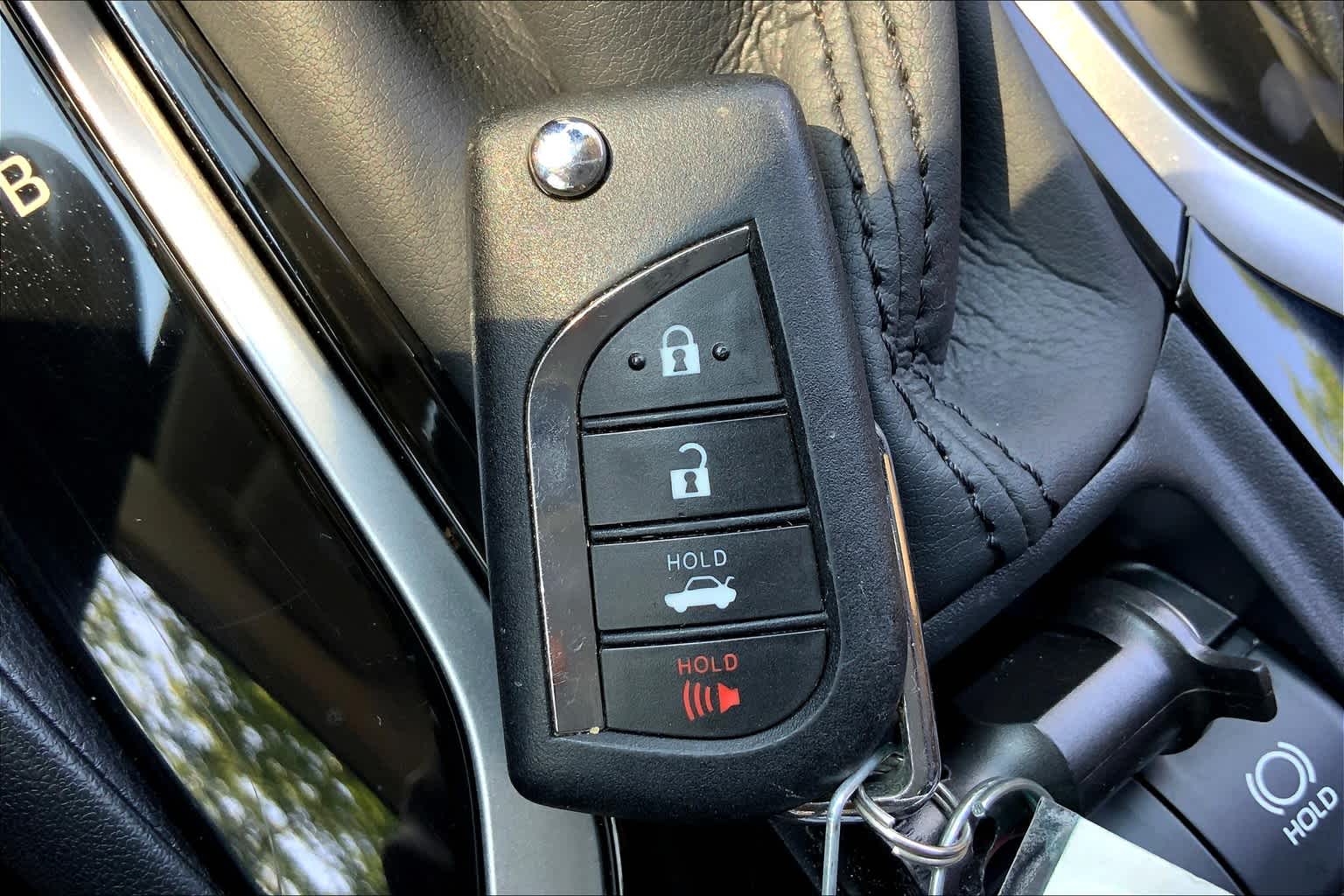 2020 Toyota Corolla LE photo 12