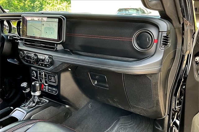 2024 Jeep Wrangler Rubicon X photo 24