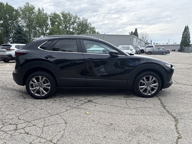 2022 Mazda CX-30 2.5 Select photo 4