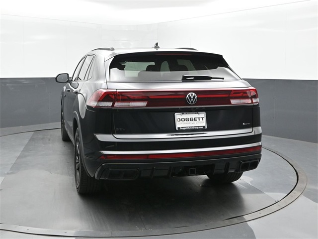 2025 Volkswagen Atlas Cross Sport SEL R-Line photo 8