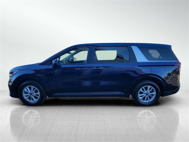 2024 Kia Carnival LX photo 6