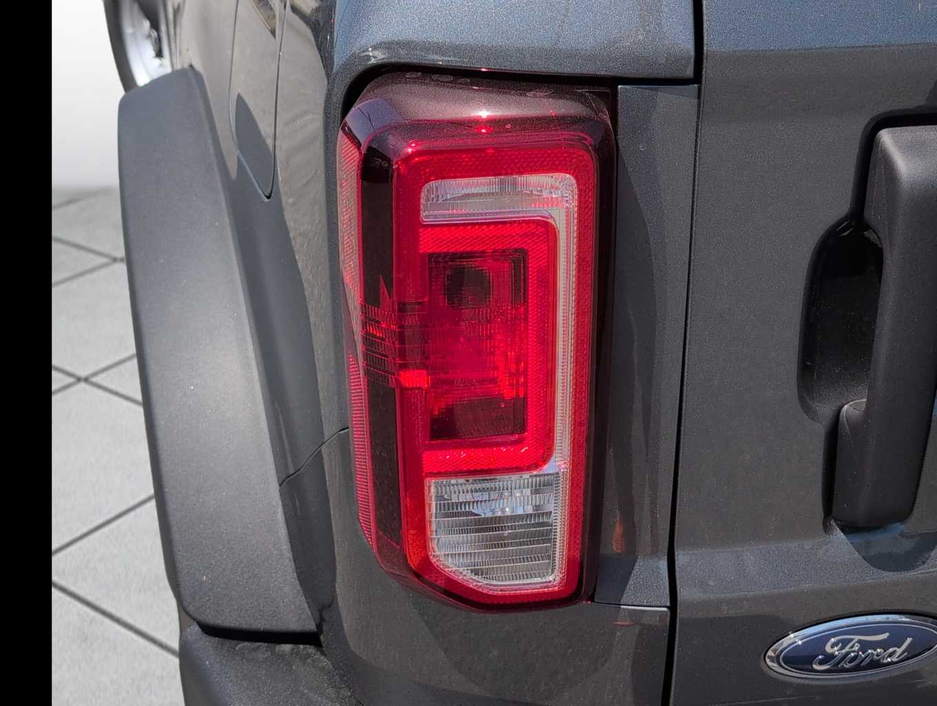 2025 Ford Bronco Base photo 15