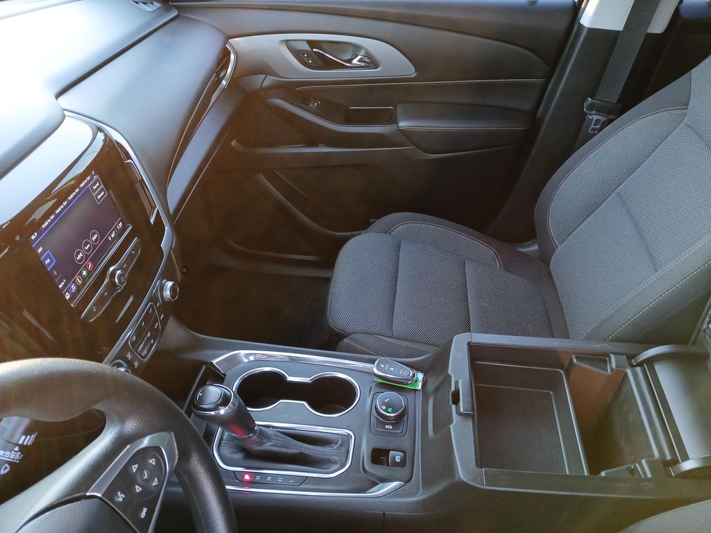 2020 Chevrolet Traverse LS photo 24