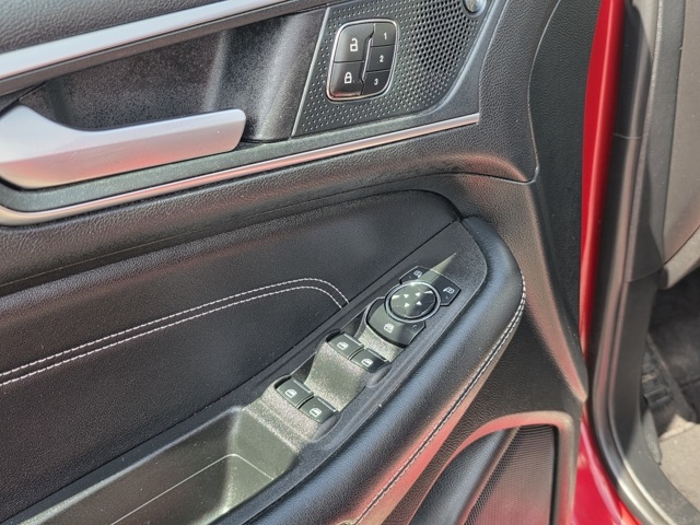 2024 Ford Edge Titanium photo 5