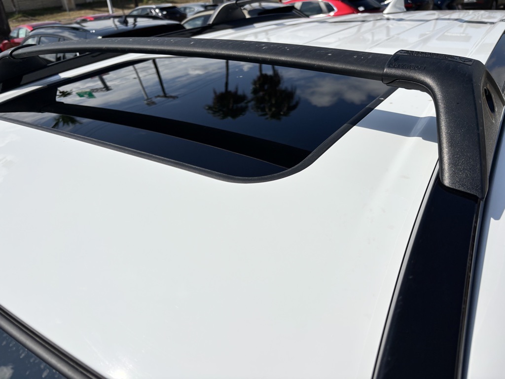 2025 Toyota RAV4 XLE photo 4