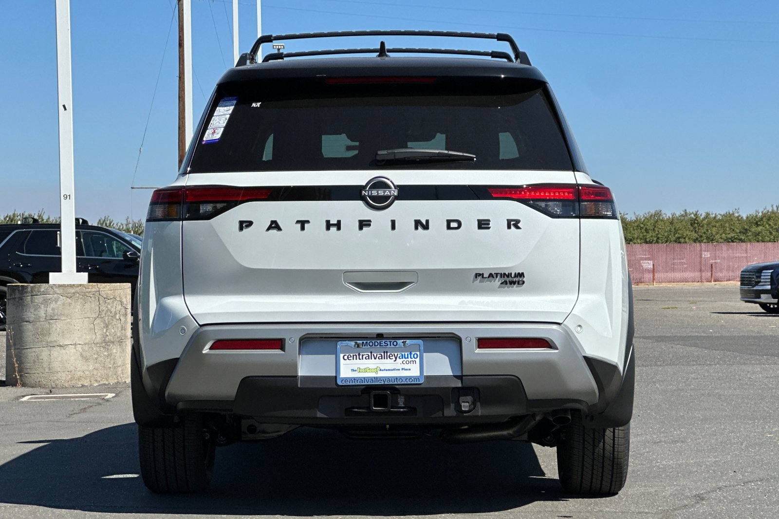 2025 Nissan Pathfinder Platinum photo 5