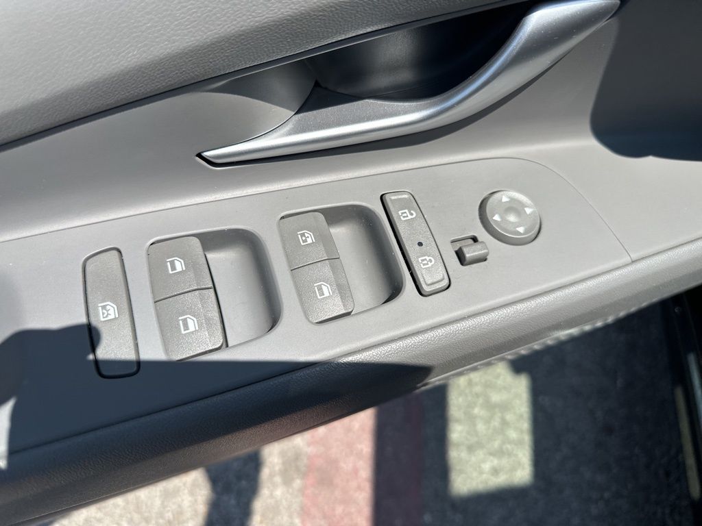 2023 Hyundai Elantra SEL photo 10