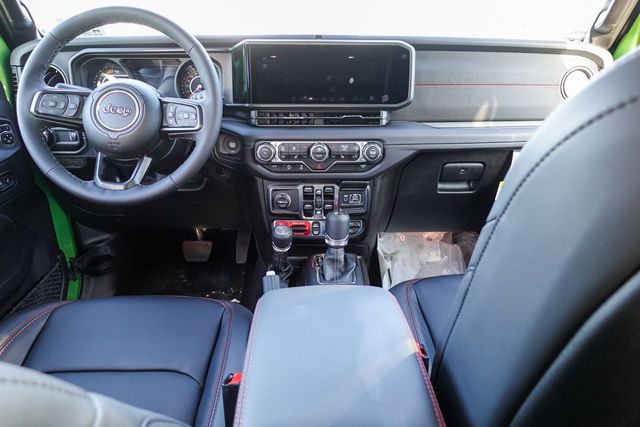 2025 Jeep Wrangler Rubicon photo 25