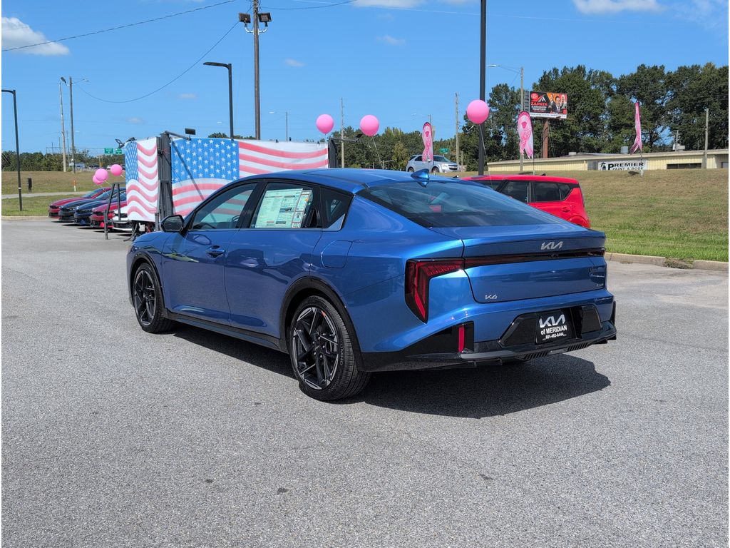 2025 Kia K4 GT-Line photo 3