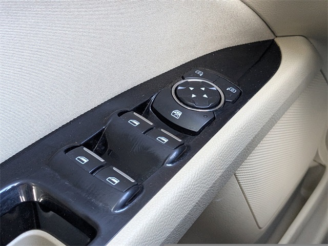 2016 Ford Fusion SE photo 19