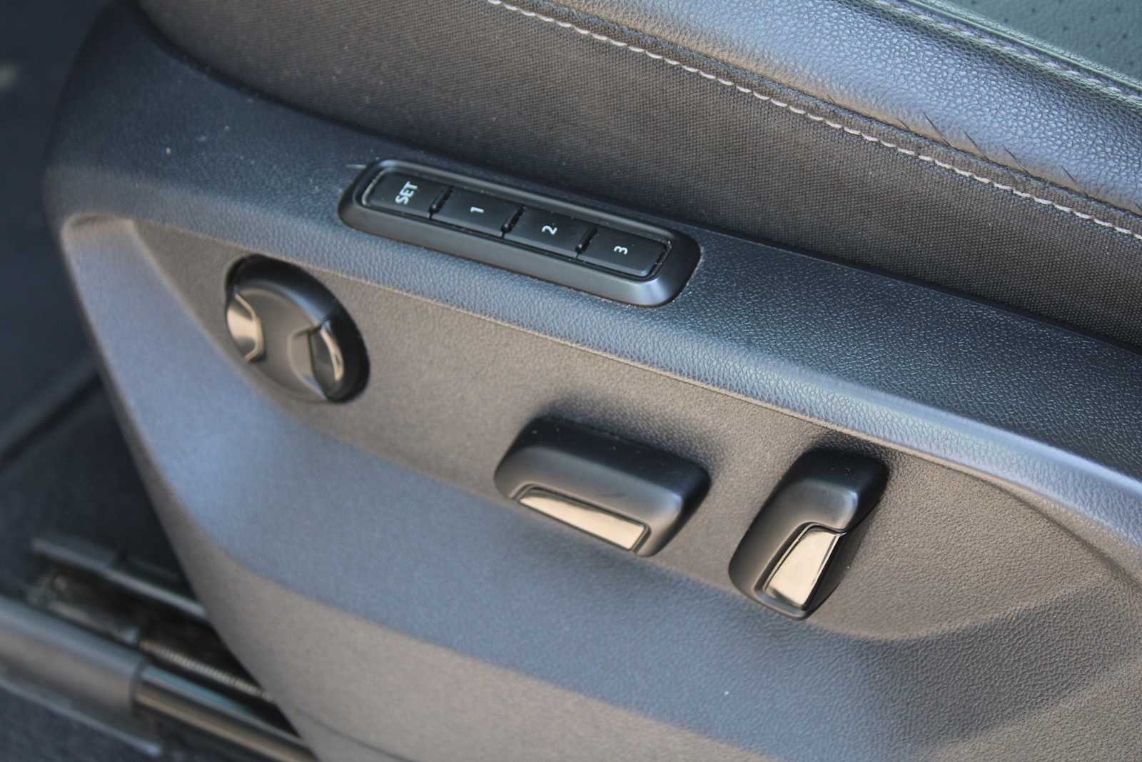 2018 Volkswagen Atlas V6 SEL photo 23
