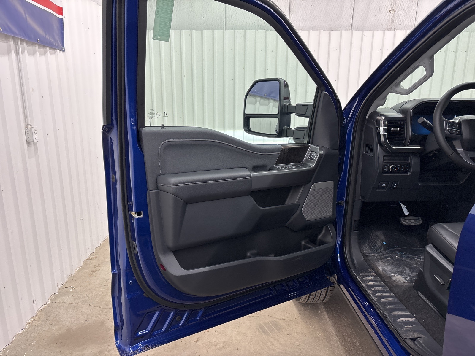 2026 Ford F-350 Lariat photo 26